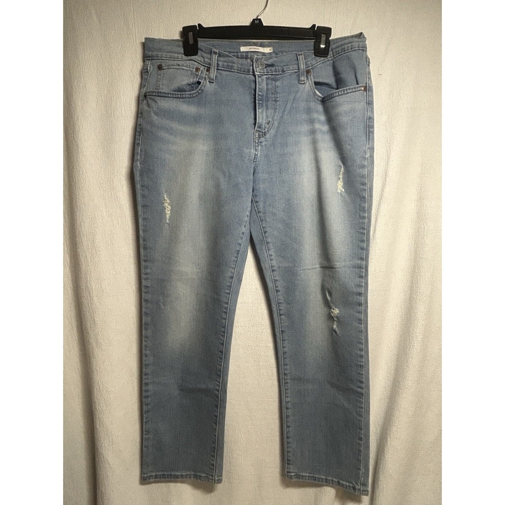 Levi's Women's Boyfriend Distressed Blue Jeans Size 31